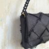 Pochette con l'intreccio in rafia nera a tracolla - immagine 2